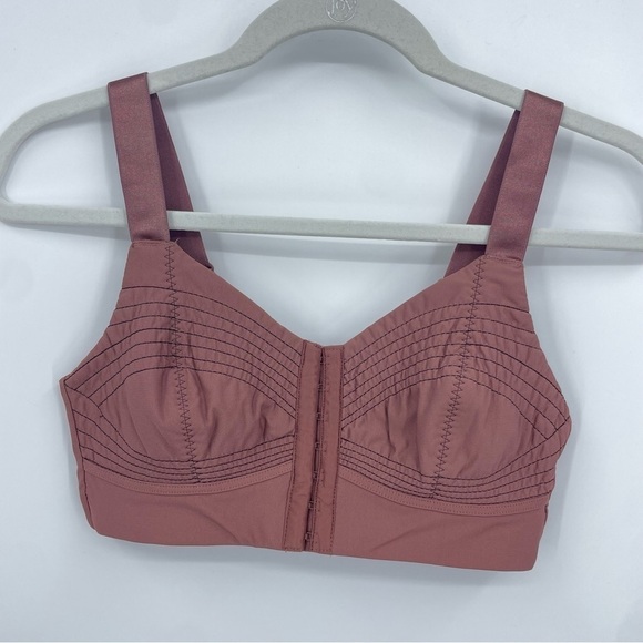 Fabletics Ines Low Impact Sports Bra in Mesa Rose Expresso Color size Small - Picture 1 of 3